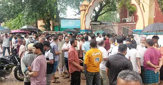 কুমিল্লা সদর উপজেলা বিএনপির সভাপতিকে আটক, থানা ঘেরাও